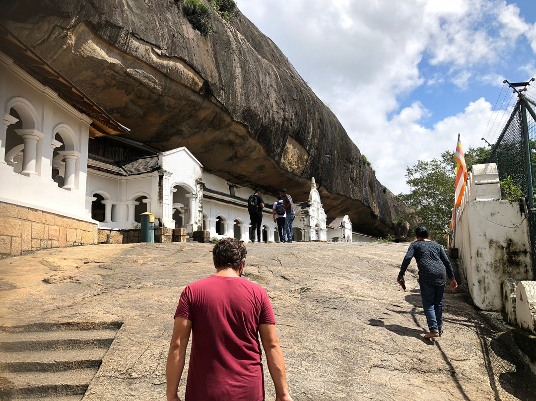 Dhowa Rock Temple-Badulla必去景点