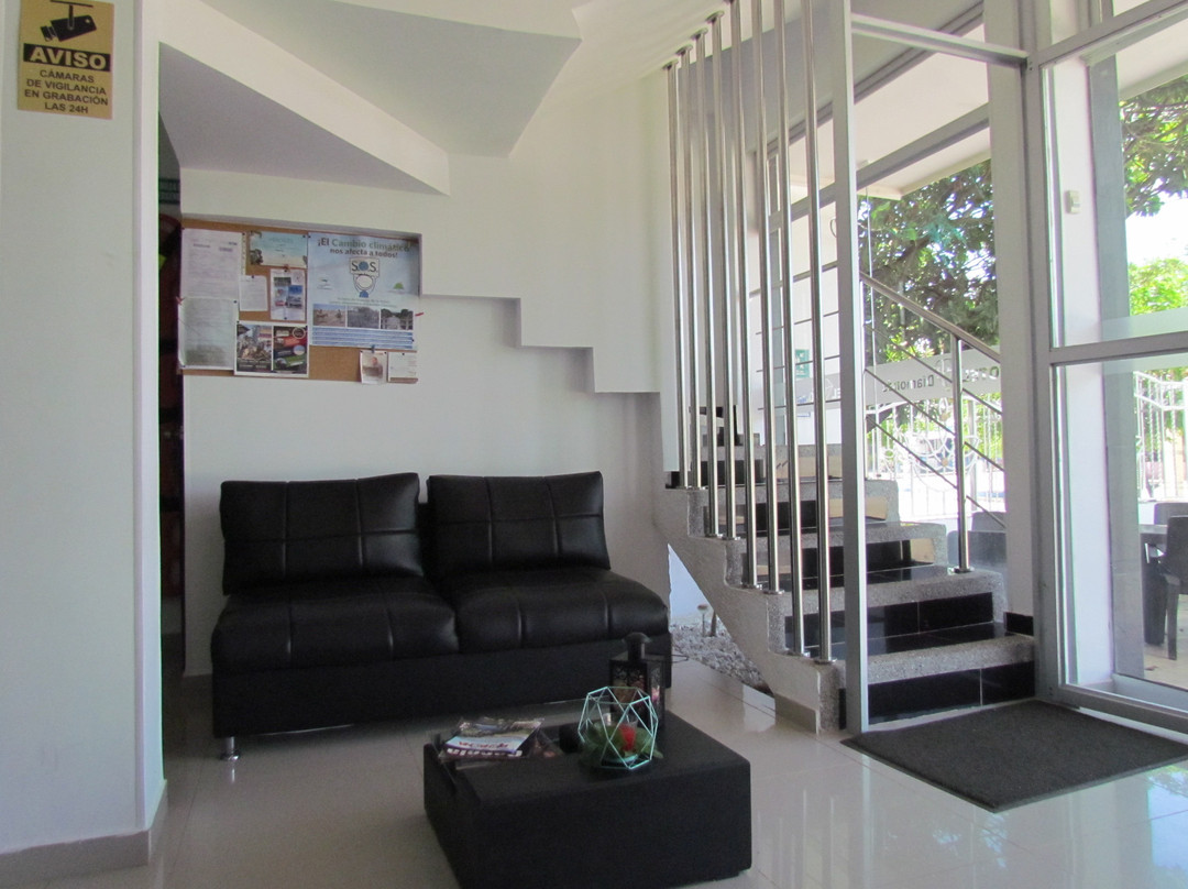 Diamonds Hotel主图