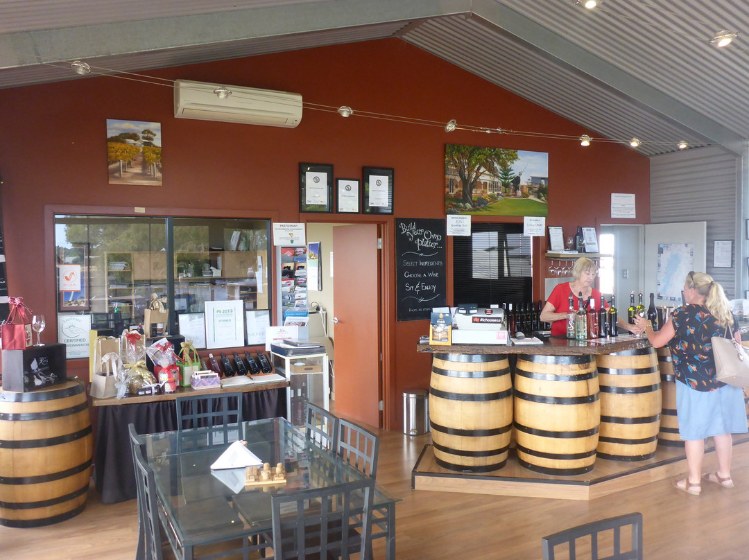 Rusticana Wines and Newman's Horseradish景点图片