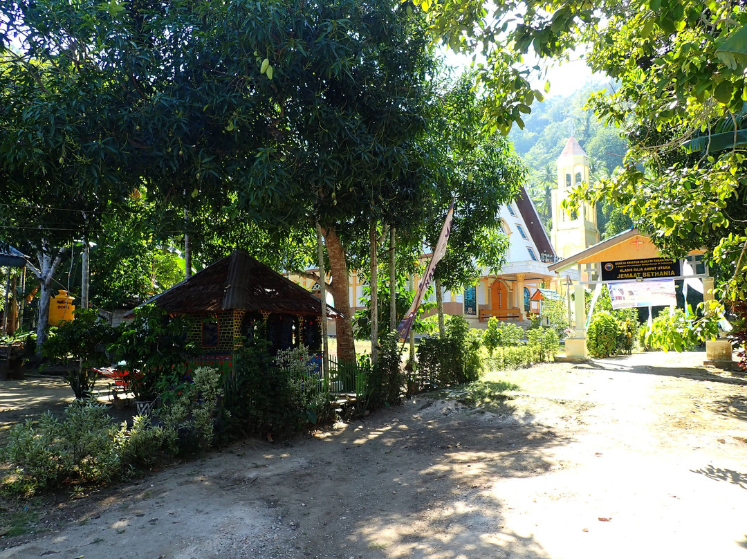 Yenbuba Village景点图片