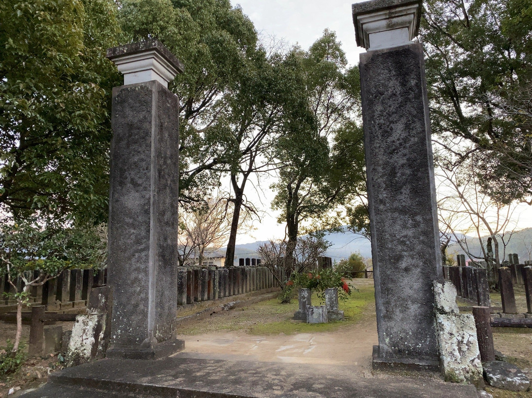 Takatsuki Kangun Cemetery-玉东町必去景点