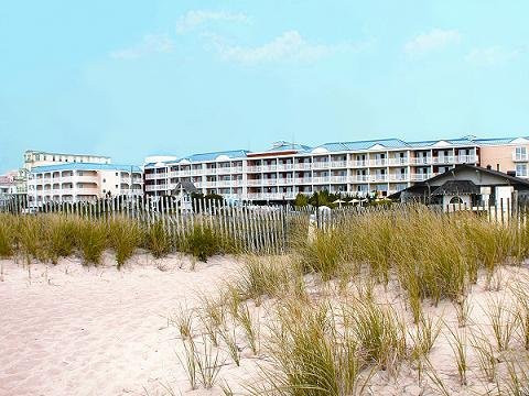 La Mer Beachfront Resort主图