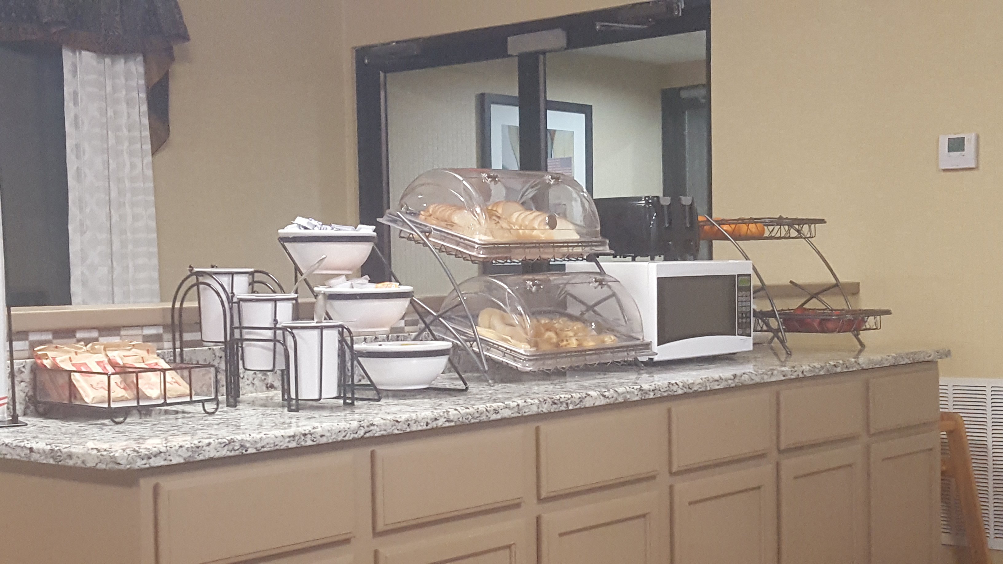 Baymont by Wyndham Belleville Airport Area-餐饮