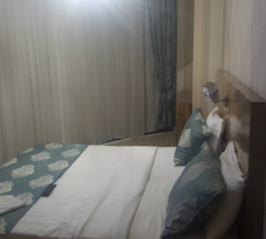 Crystall Hotel主图