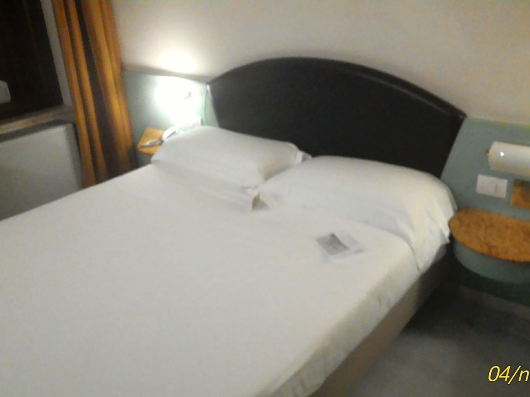 Hotel Motel 2000主图