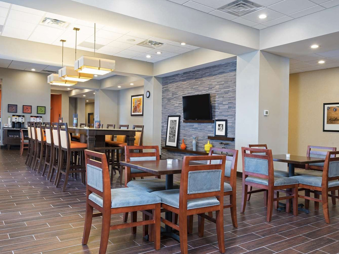Hampton Inn Kalamazoo主图