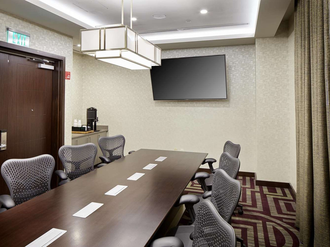 Hilton Garden Inn Roslyn主图