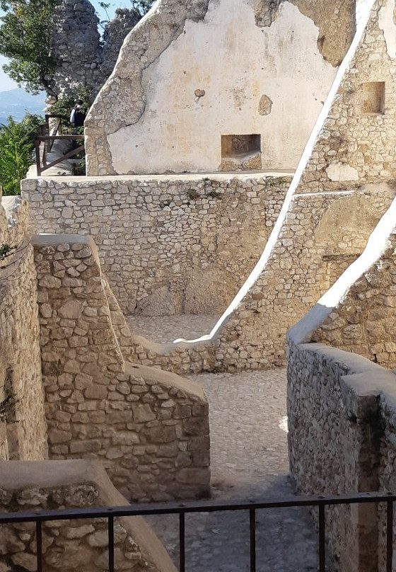 Centro Storico-Fontana Liri必去景点