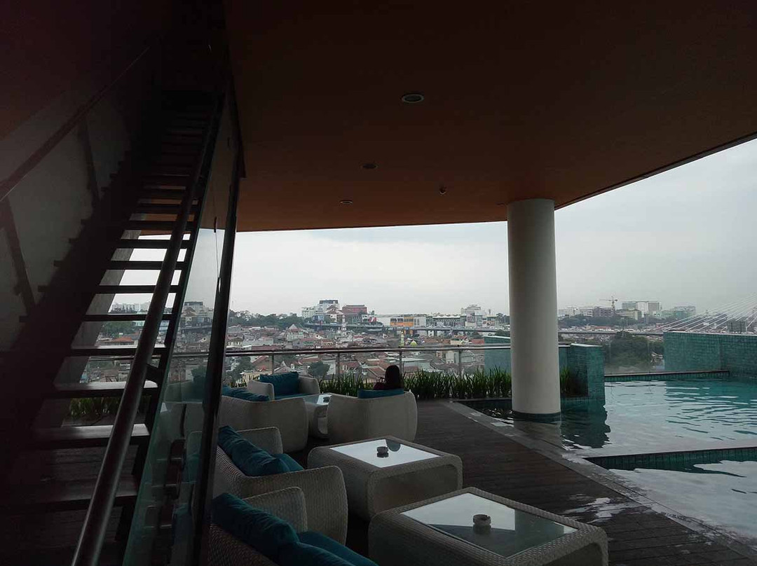 万隆森萨酒店主图