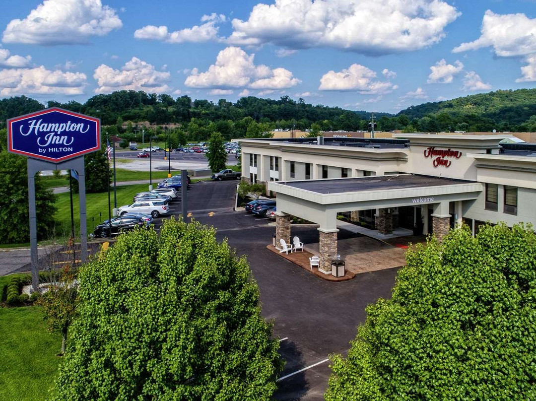 阿什兰德希尔顿恒庭酒店主图