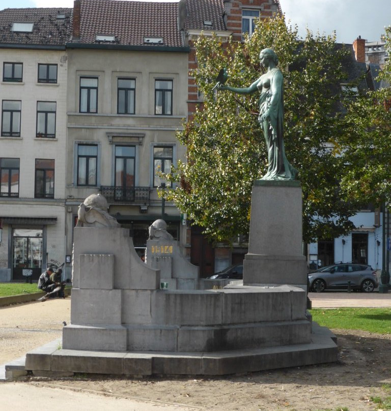 Monument au Pigeon-Soldat-布鲁塞尔必去景点