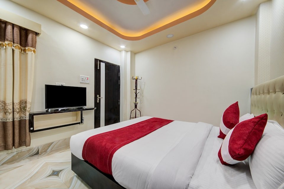 OYO 475 Hotel Eastern Palace Pvt Ltd主图