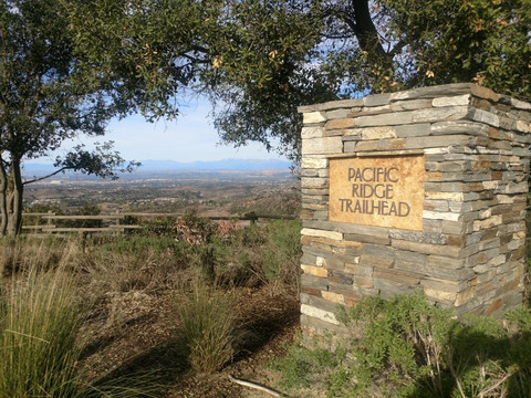 Pacific Ridge Trailhead-纽波特海滩必去景点