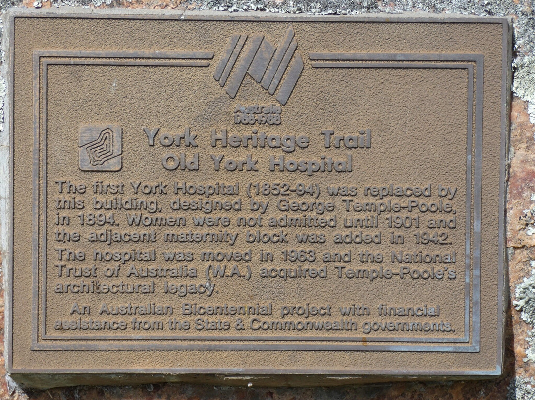 Old York Hospital景点图片