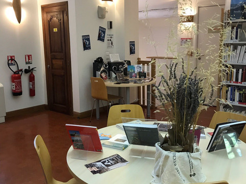 Mediatheque Lucien Jacques-格雷乌莱班必去景点