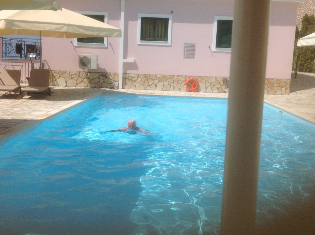 Sarantos Pool Suites主图