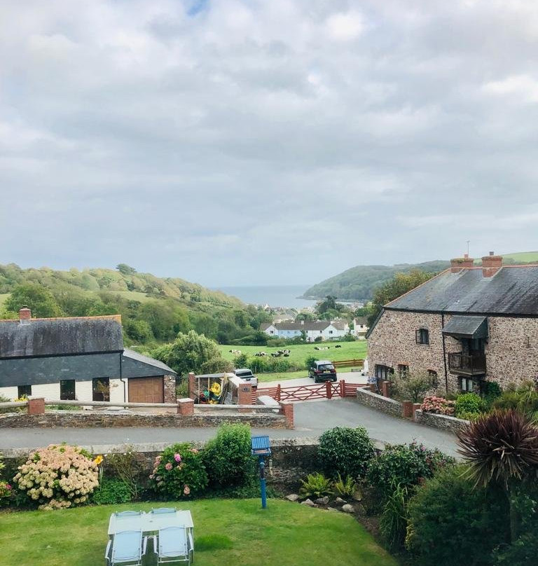 Coombe House Bed and Breakfast主图