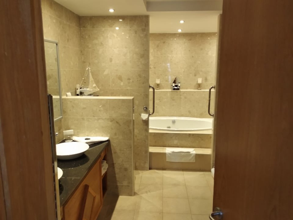 Diamond Coast Hotel主图