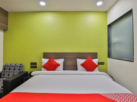 OYO 23338 Genx Surat主图