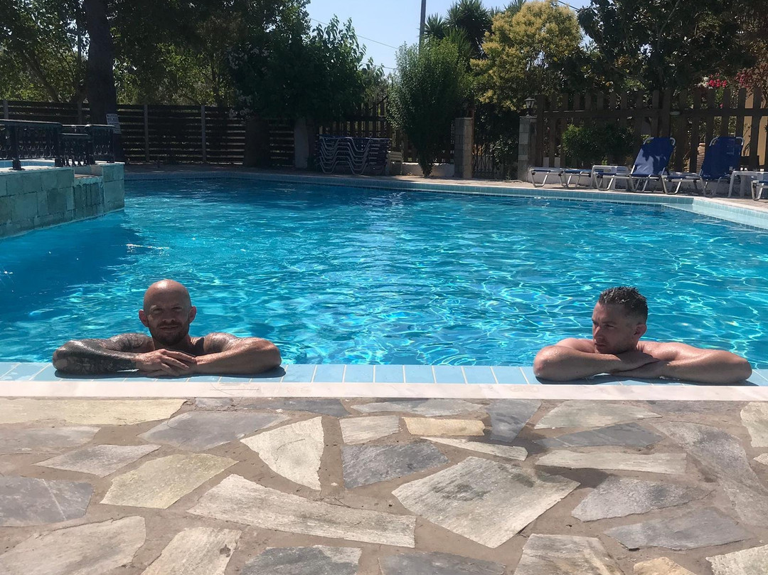 Splash Pool Bar主图