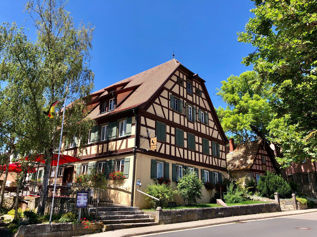 施瓦尔兹罗斯酒店主图