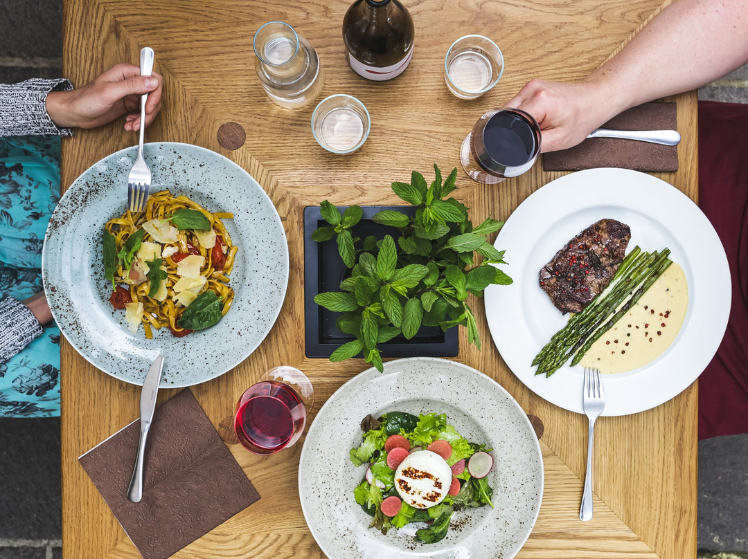 塔博尔餐馆和美食-Thir - vinný bar, bistro a penzion
