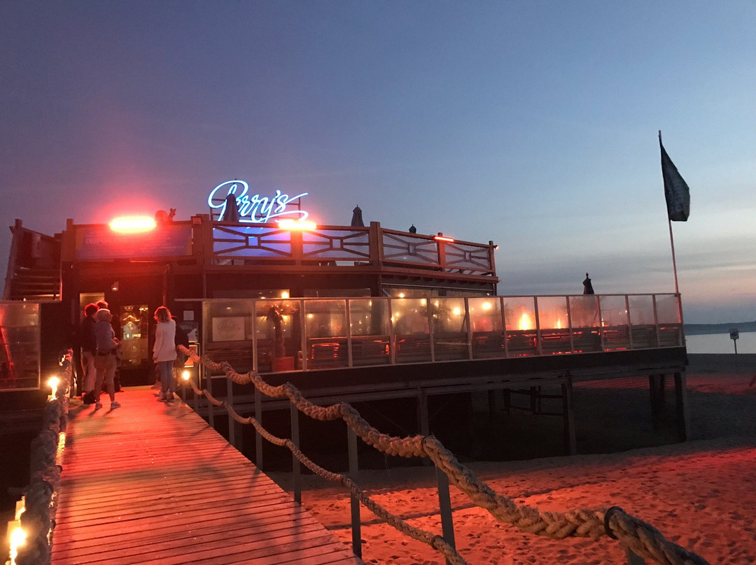 Ellemeet餐馆和美食-Beachclub Perry's