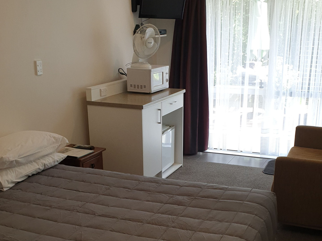 罗素汽车旅馆主图