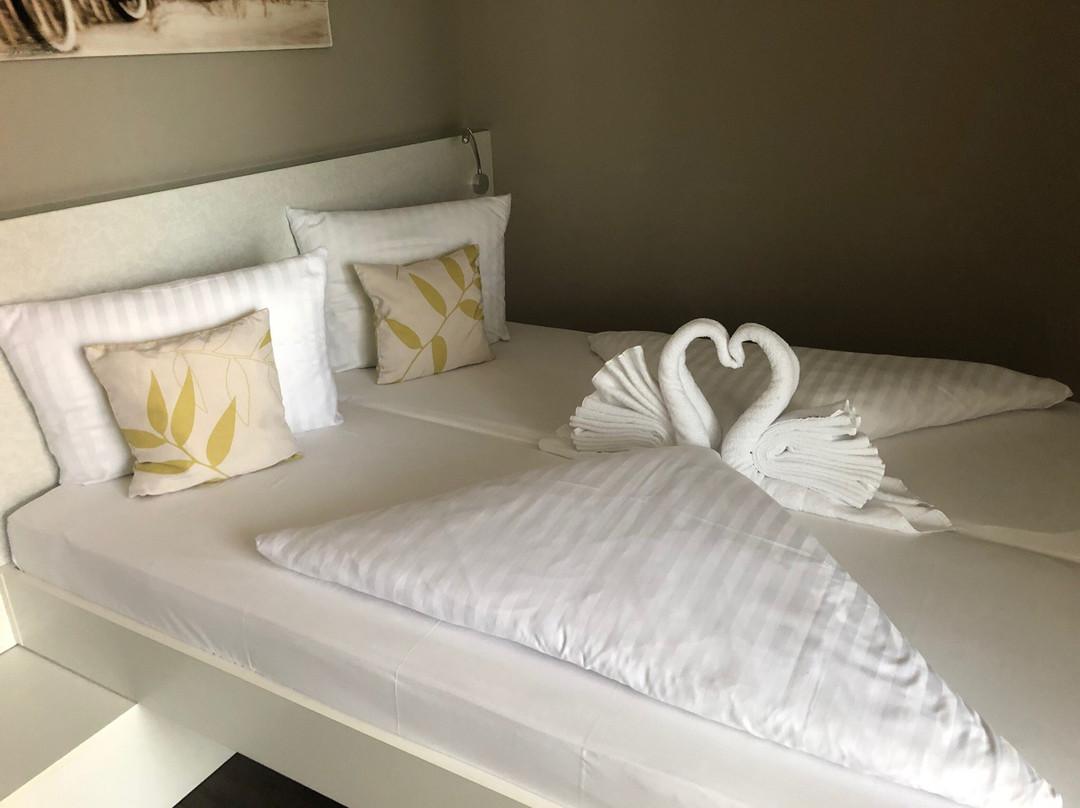 罗德隆法赫拉德康福特酒店主图