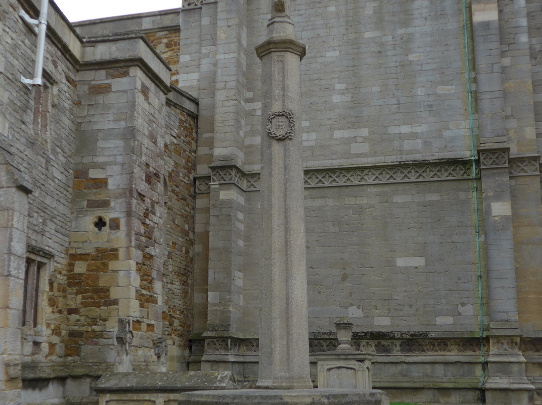 The Parish Church of St Peter and Paul-凯特林必去景点