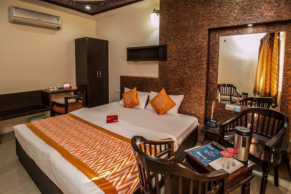 OYO 1919 Hotel Monarch Regency主图