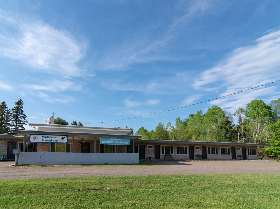 Three Lakes Motel主图