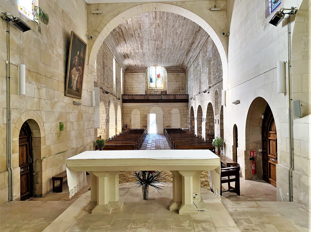 Eglise Saint Vivien-Pons必去景点