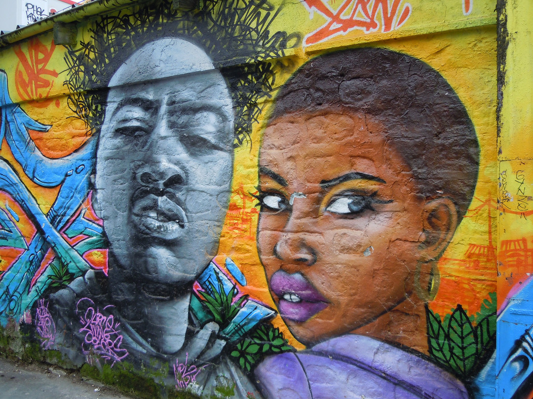 Fresque "Le couple"-巴黎必去景点