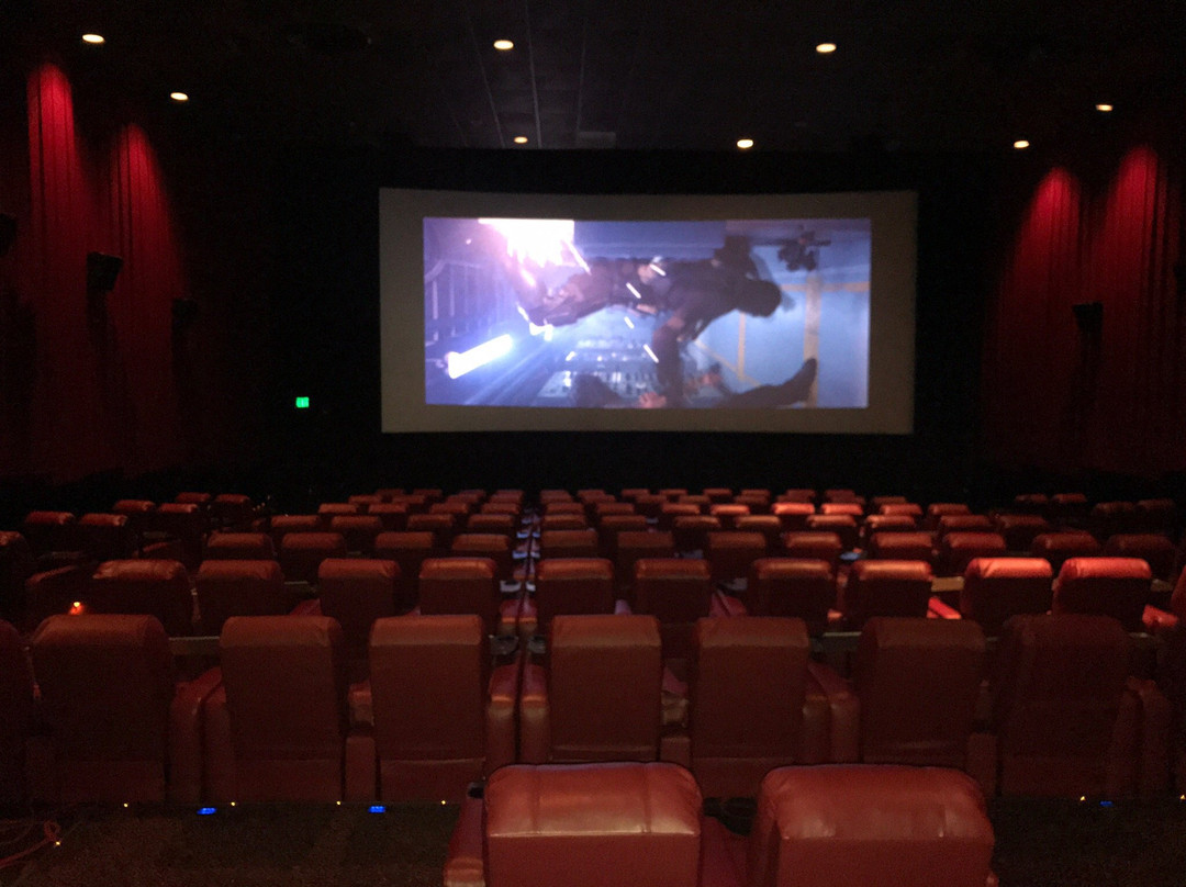 AMC Worldgate 9景点图片
