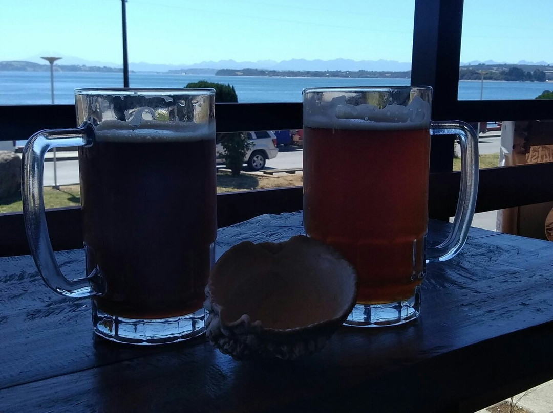 Isla Puluqui餐馆和美食-Cerveceria 14 Islas