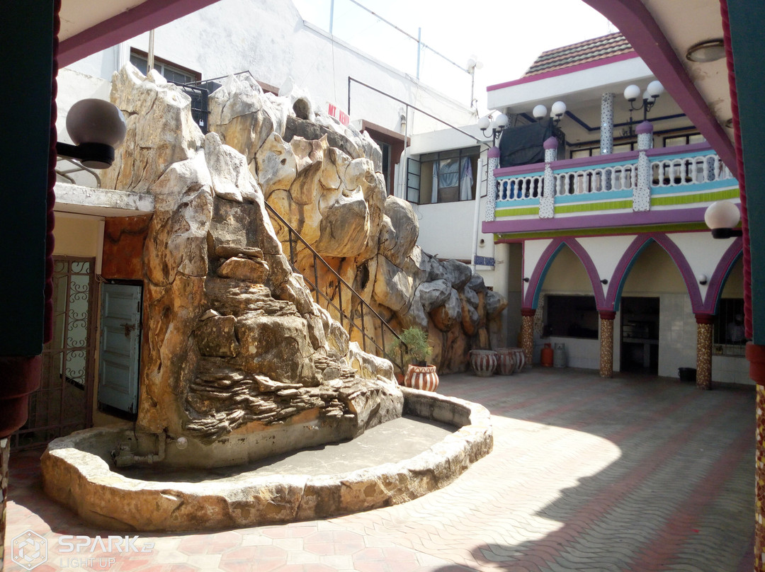 白色太阳野生动物园酒店主图