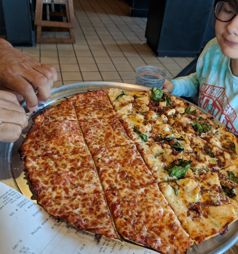 Greentown餐馆和美食-Hotbox Pizza