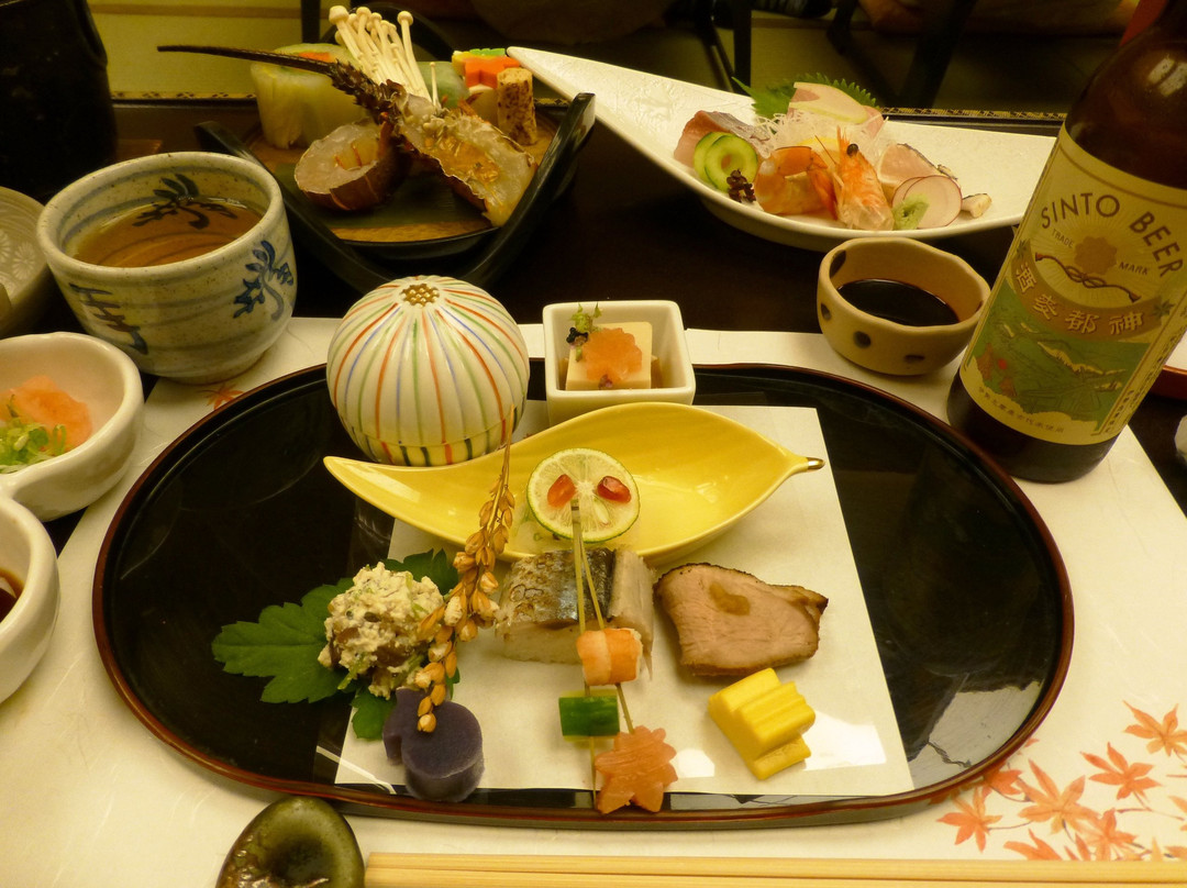 夫妇岩前 大石屋主图