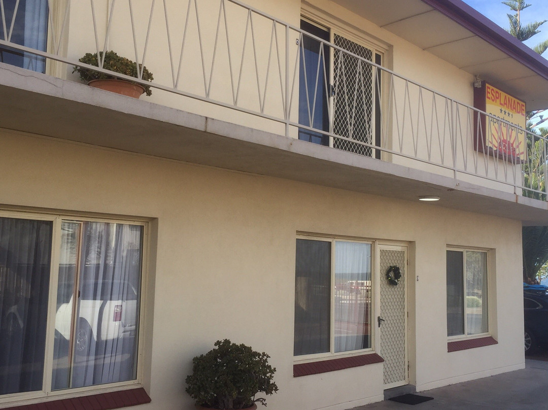 Esplanade Apartments主图