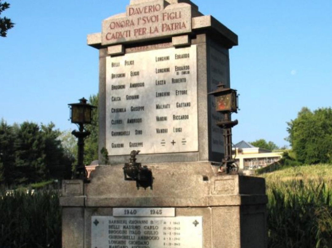 monumento ai caduti景点图片