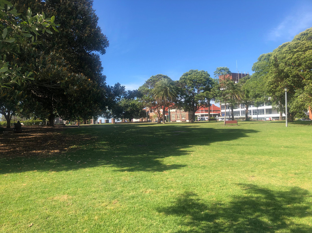 Gladstone Park景点图片