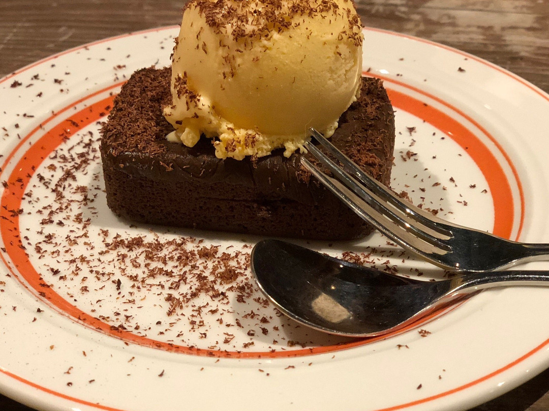 ビストロ ボンバ