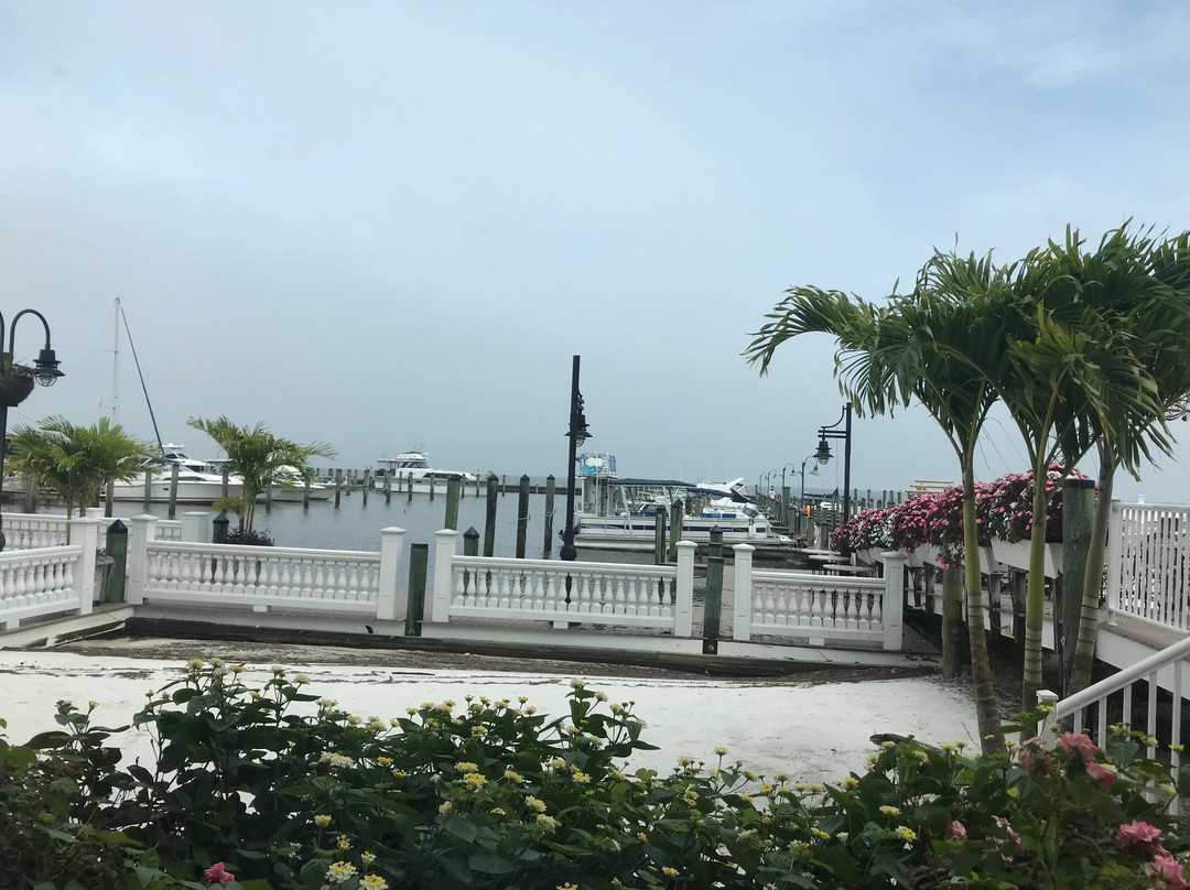 Calvert County酒店住宿-Rod 'N' Reel Resort