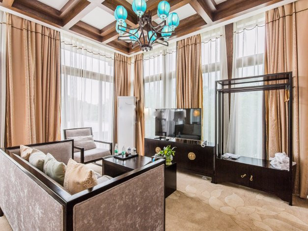 花间集驿栈主图