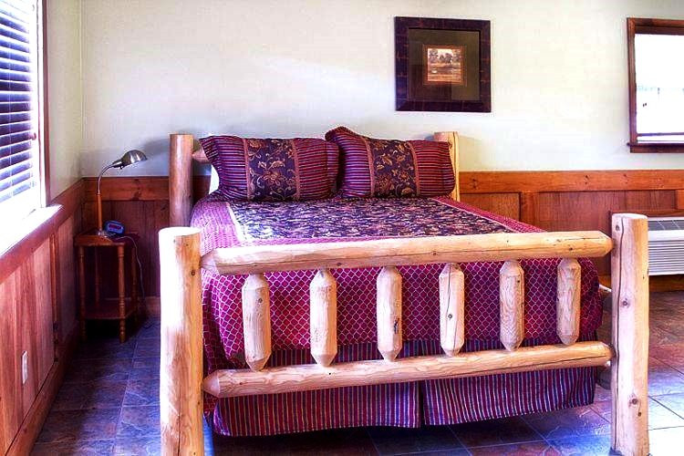 Boars' Nest Bed & Breakfast主图