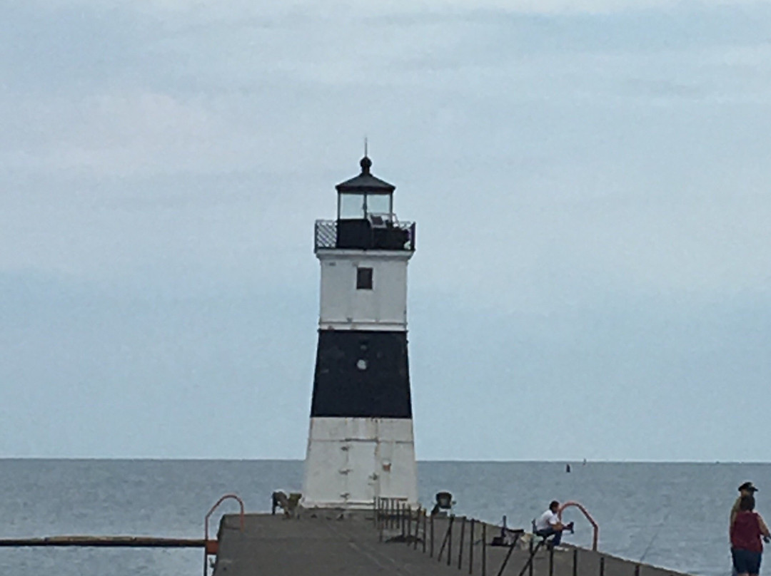 Erie Harbor North Pier Light-伊利必去景点