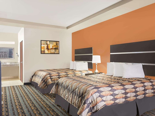 Days Inn by Wyndham Dilley主图