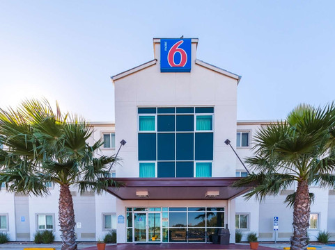 Motel 6 Eagle Pass Lakeside主图