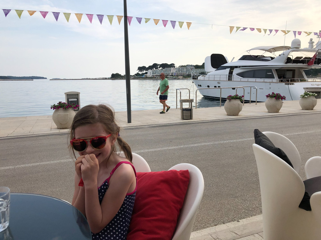 General Lounge-波雷奇必去景点